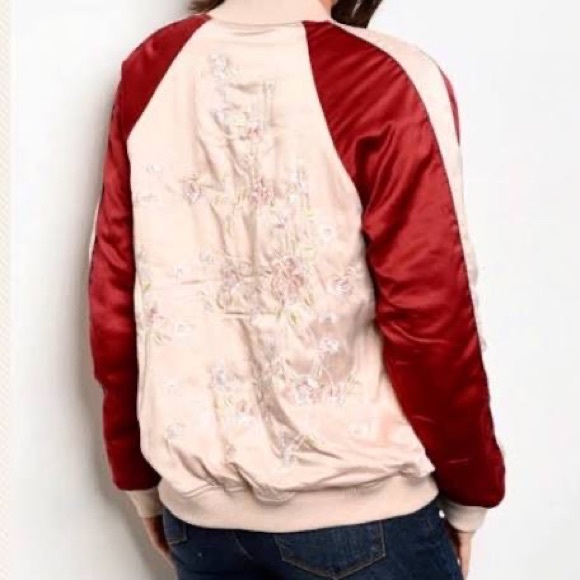 Honey Punch reservable satin bomber jacket. Embroidered/quilted medium - Picture 16 of 16